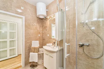 Modern 4-Bedroom House in Privlaka for 8 Guests