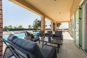 Privlaka Sea-Front Villa with Heated Pool & Jacuzzi