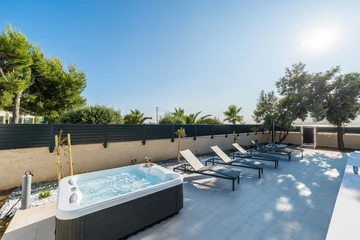 Privlaka Sea-Front Villa with Heated Pool & Jacuzzi