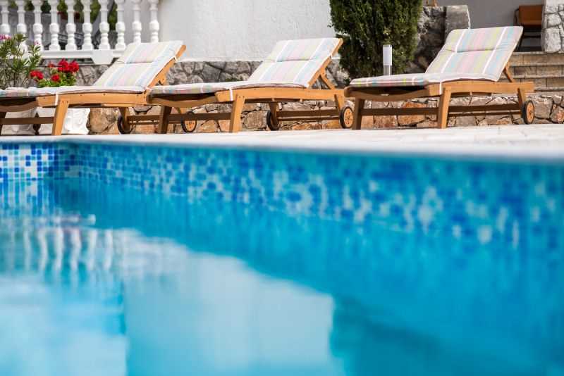 Apartman s bazenom i lijepim pogledom na more