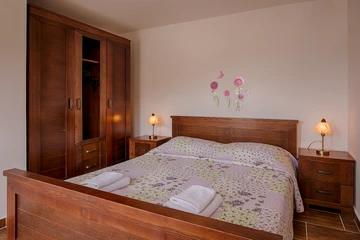 Sea-View Cliff Villa in Vrbnik for 6