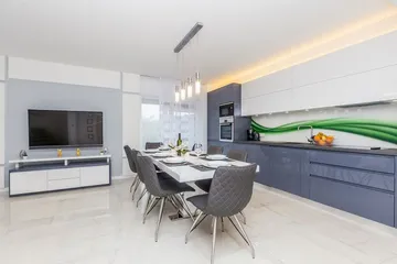 Modern 3-Bedroom Villa in Malinska for 8