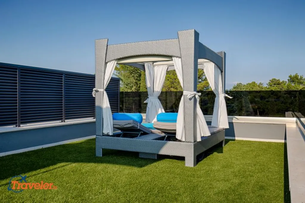 Penthouse in Krk with Private Roof Jacuzzi