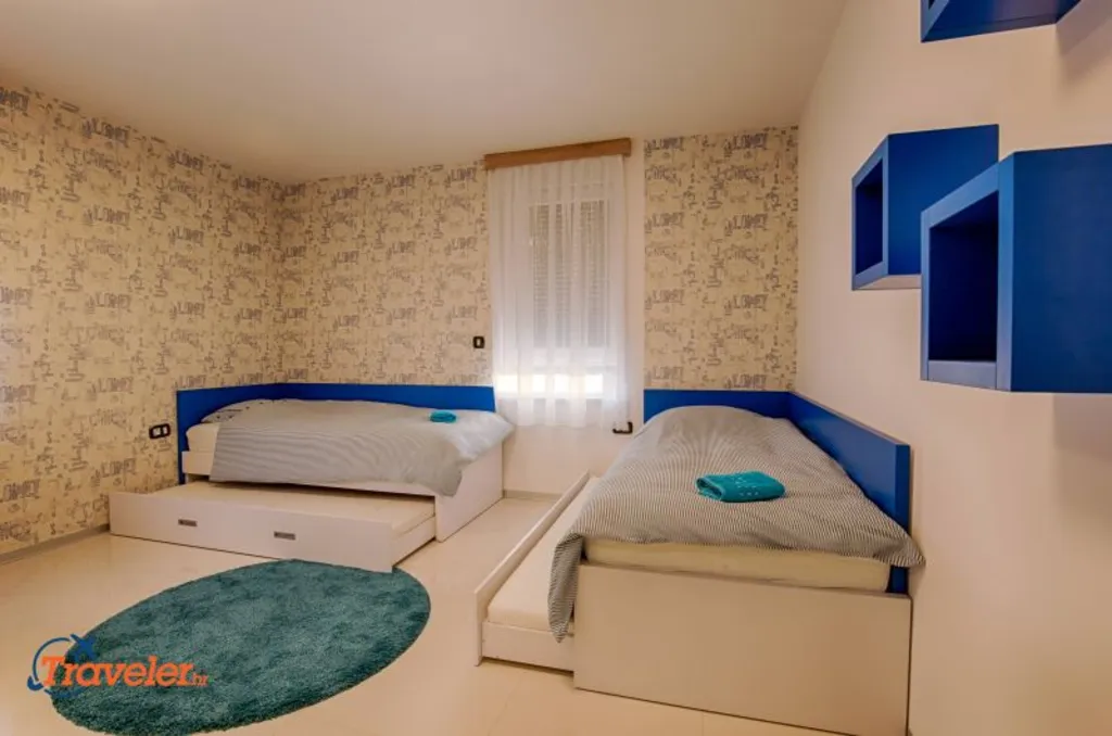 Penthouse in Krk with Private Roof Jacuzzi