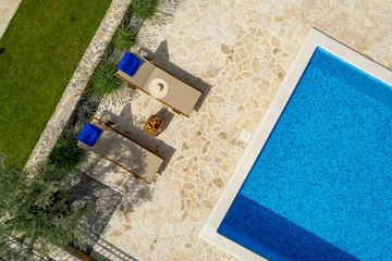Stone Villa with Pool for 10 Guests in Dobrinj