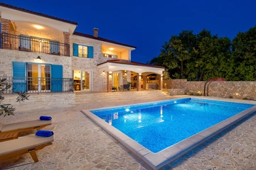 Stone Villa with Pool for 10 Guests in Dobrinj
