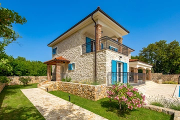 Stone Villa with Pool for 10 Guests in Dobrinj