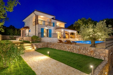 Stone Villa with Pool for 10 Guests in Dobrinj