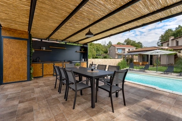 Kastav 4-Bedroom Villa for Up to 8 Guests