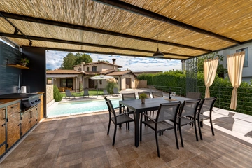 Kastav 4-Bedroom Villa for Up to 8 Guests