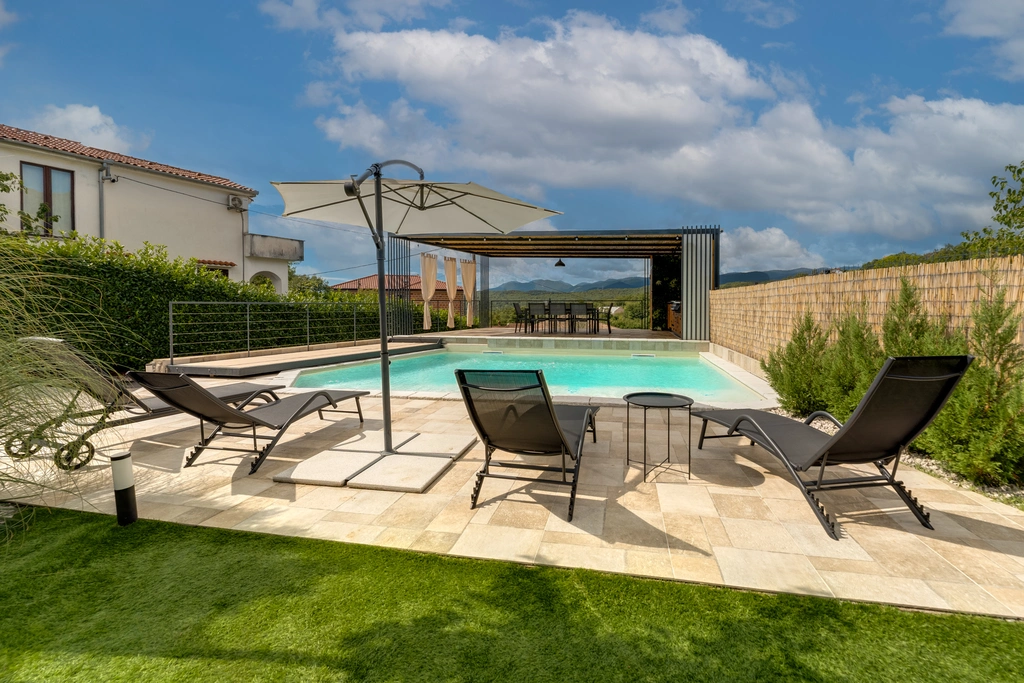 Kastav 4-Bedroom Villa for Up to 8 Guests