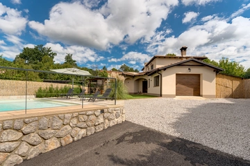 Kastav 4-Bedroom Villa for Up to 8 Guests