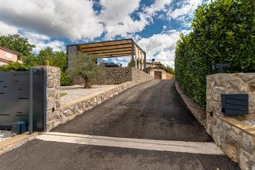 Kastav 4-Bedroom Villa for Up to 8 Guests