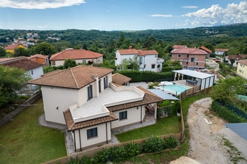 Kastav 4-Bedroom Villa for Up to 8 Guests