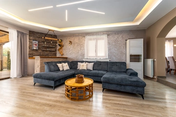 Kastav 4-Bedroom Villa for Up to 8 Guests