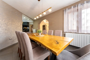 Kastav 4-Bedroom Villa for Up to 8 Guests