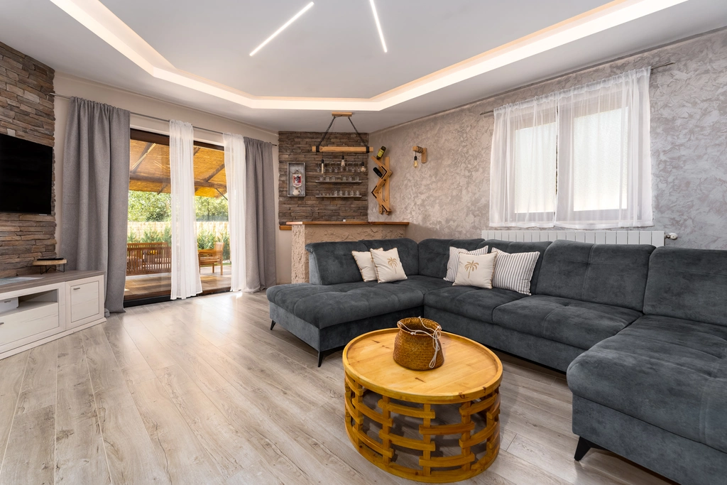 Kastav 4-Bedroom Villa for Up to 8 Guests