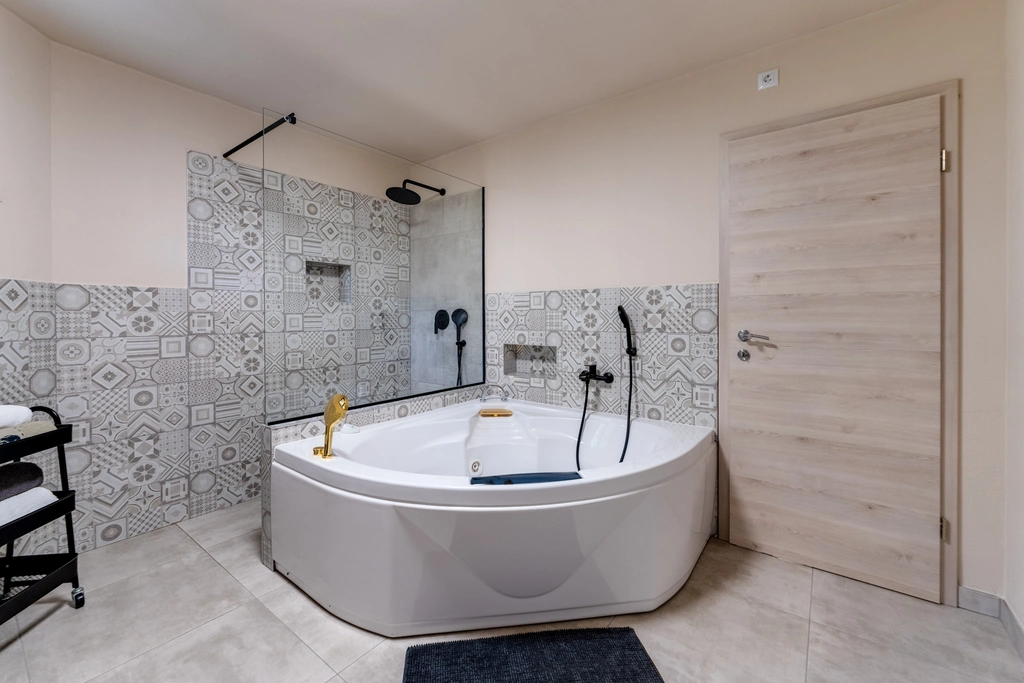 Kastav 4-Bedroom Villa for Up to 8 Guests