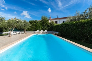 4-Bedroom Villa in Poreč for Up to 8 Guests