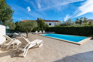 4-Bedroom Villa in Poreč for Up to 8 Guests