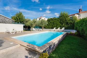 4-Bedroom Villa in Poreč for Up to 8 Guests