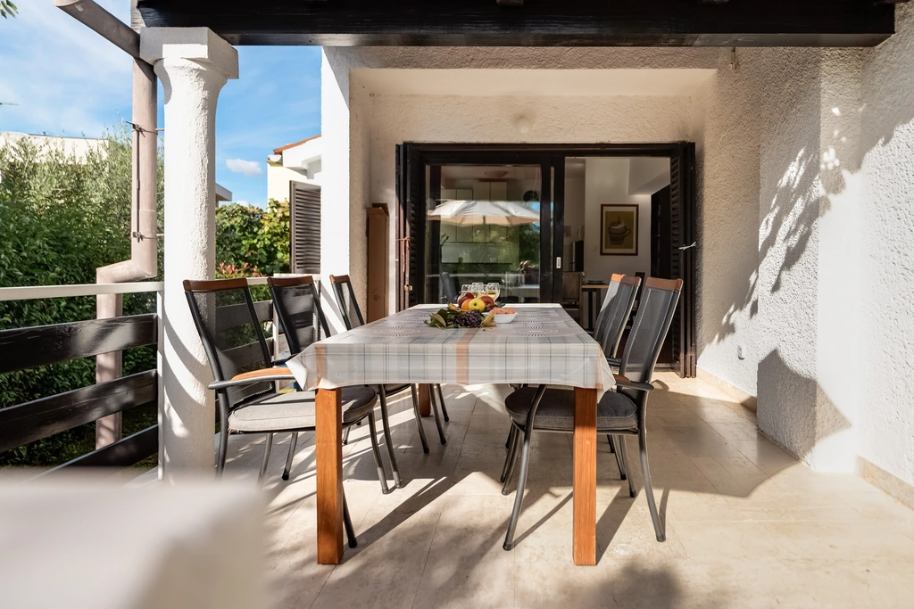 4-Bedroom Villa in Poreč for Up to 8 Guests
