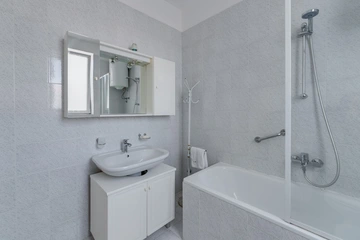 4-Bedroom Villa in Poreč for Up to 8 Guests