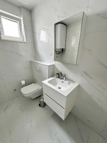 One-Bedroom Apartment with Sea View & Terrace, Vir