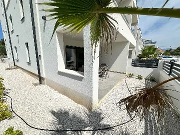 2-Bedroom Apartment in Vir with Sea-View Terrace