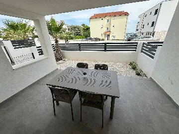 Sea-View Terrace Apartment for 2 in Vir
