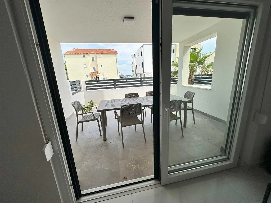 2-Bedroom Apartment with Sea View Terrace in Vir