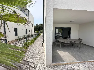 2-Bedroom Apartment with Sea View Terrace in Vir