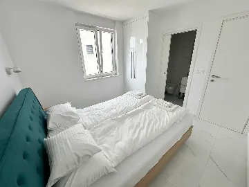 Sea-View Two-Bedroom Apartment in Vir for 4 Guests