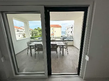 Sea-View Two-Bedroom Apartment in Vir for 4 Guests