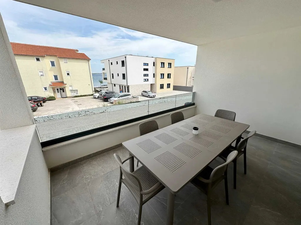 Sea-View Two-Bedroom Apartment in Vir for 4 Guests