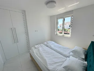 Balcony Sea-View Apartment in Vir (Sleeps 4)