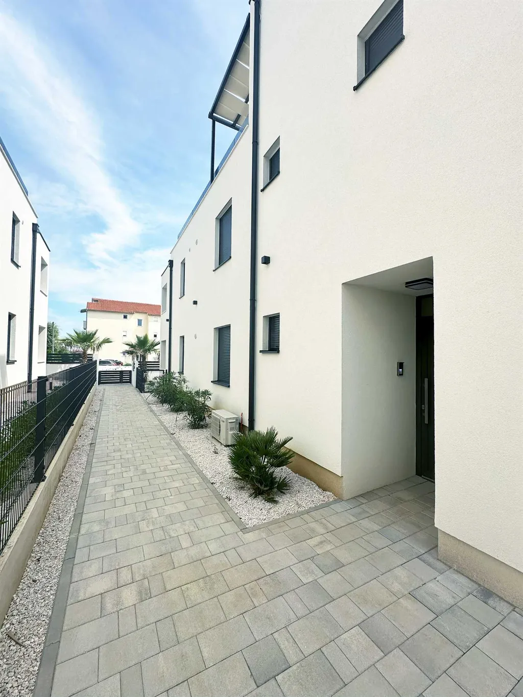 Studio Apartment in Vir with Terrace for 2