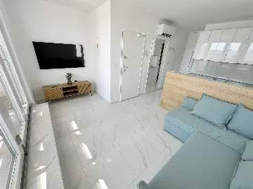 Studio Apartment in Vir with Terrace for 2