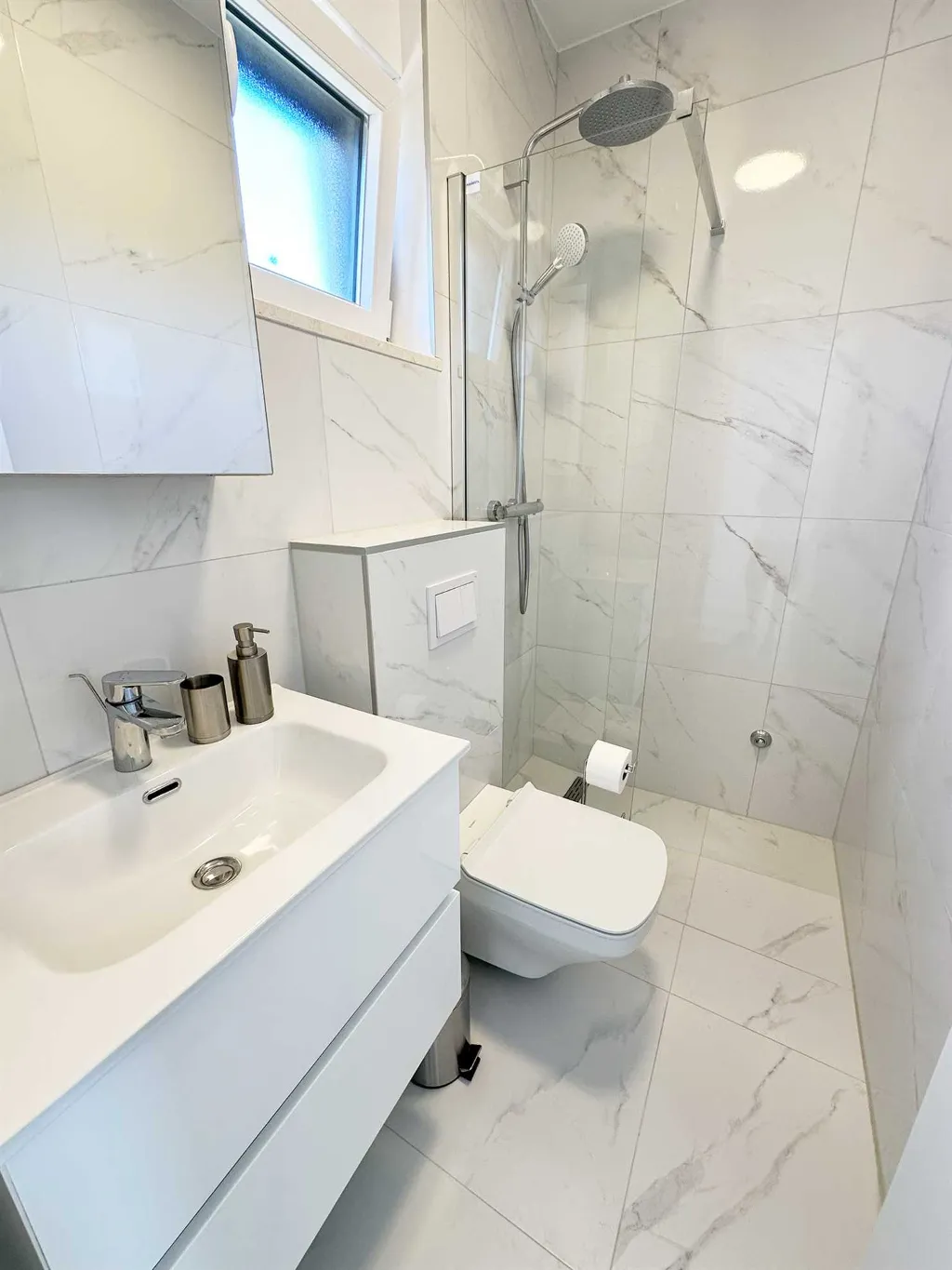 Studio Apartment in Vir with Terrace for 2