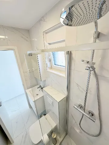 Studio Apartment in Vir with Terrace for 2