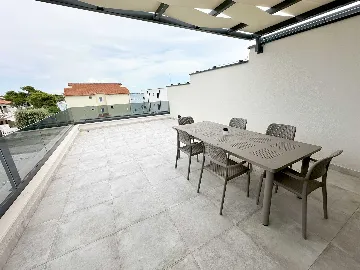 Studio Apartment in Vir with Terrace for 2