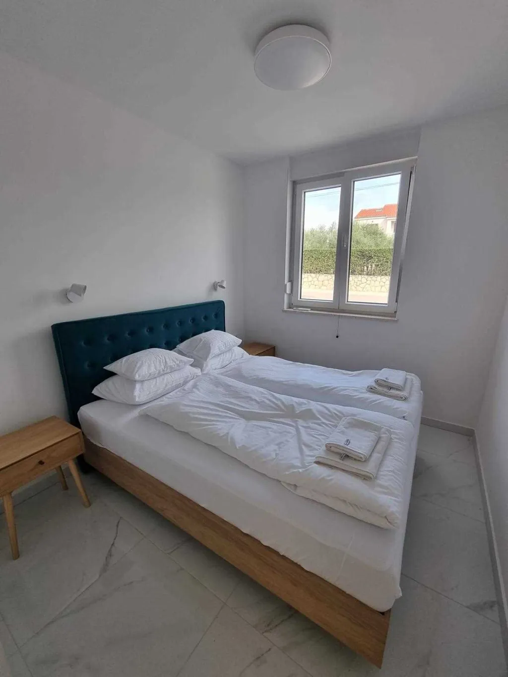 One-Bedroom Apartment with Terrace in Vir