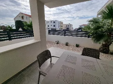 One-Bedroom Apartment with Terrace in Vir