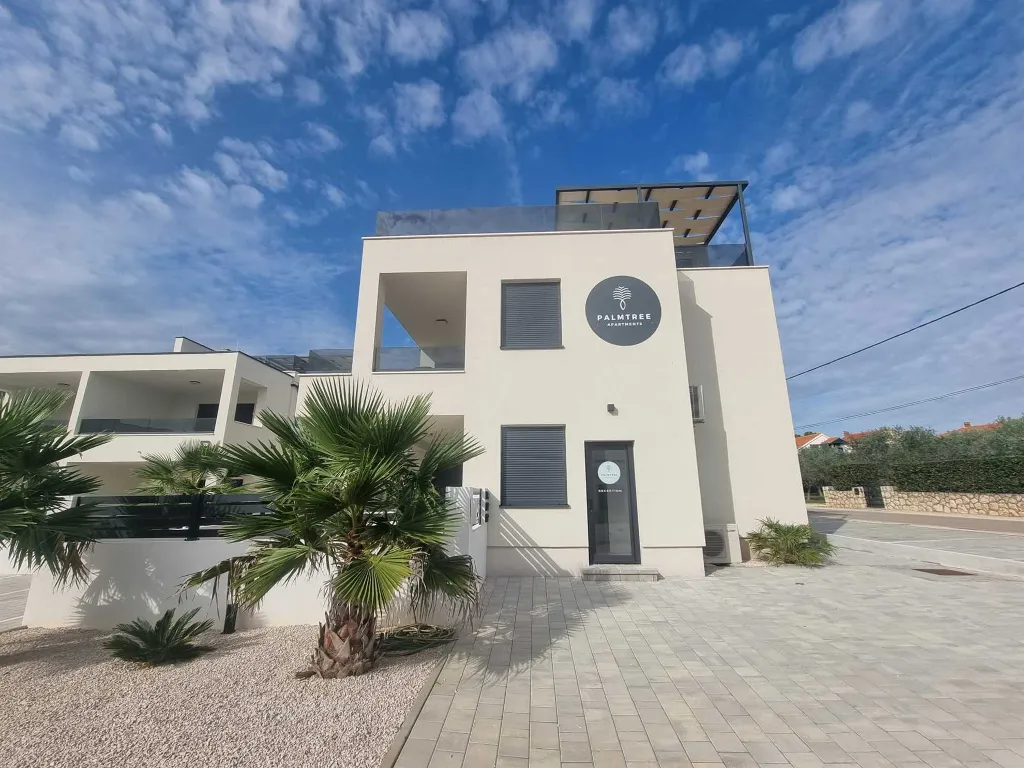 One-Bedroom Apartment with Terrace in Vir
