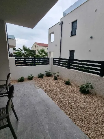 One-Bedroom Apartment with Sea View Terrace, Vir