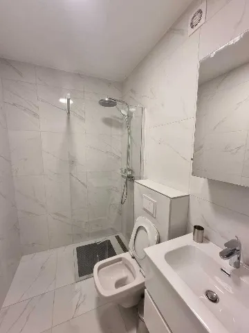 One-Bedroom Apartment with Sea View Terrace, Vir