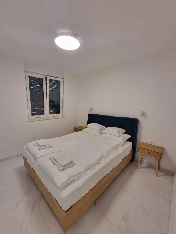 One-Bedroom Apartment with Sea View Terrace, Vir