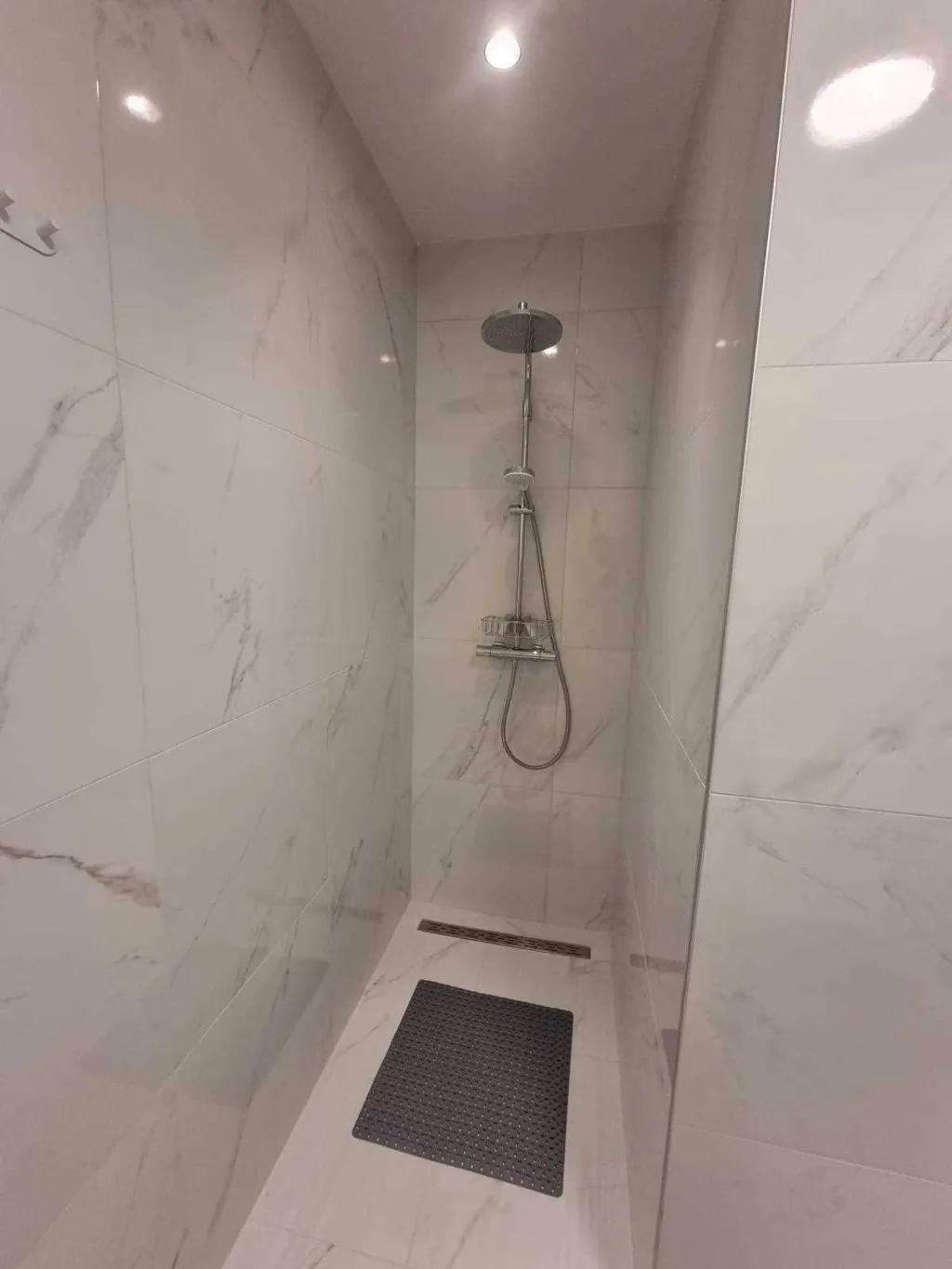 One-Bedroom Apartment with Sea View Terrace, Vir