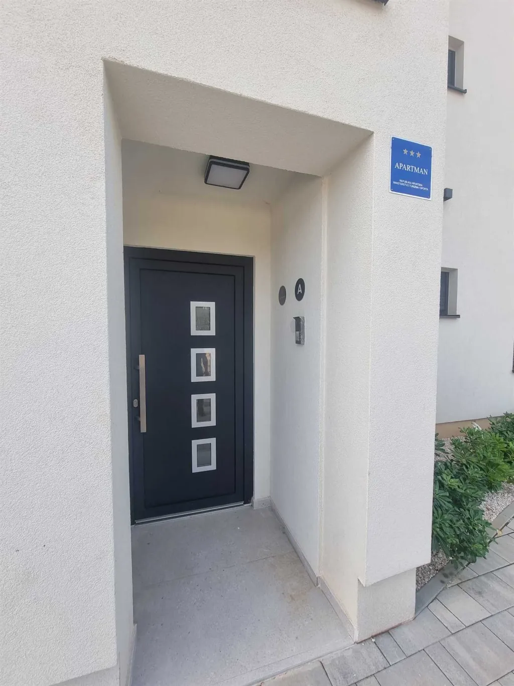 One-Bedroom Apartment with Sea View Terrace, Vir