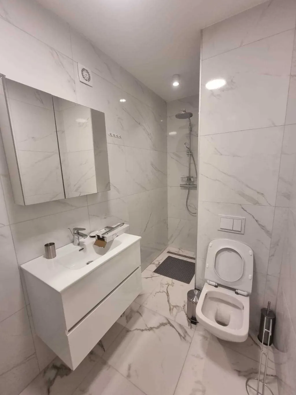 3-Bedroom Apartment with Balcony in Vir, Croatia